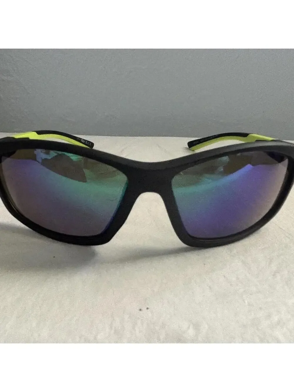 Body Glove Men's Multi and Black Sunglass
